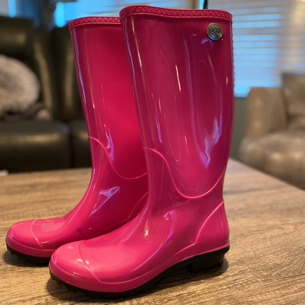 Ugg Pink Rain Boots Size 6